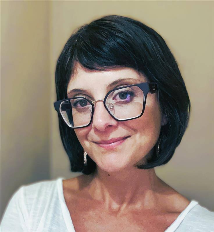 Erin old head shot sq